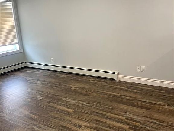 5th image of 2233 Ontario St #4
