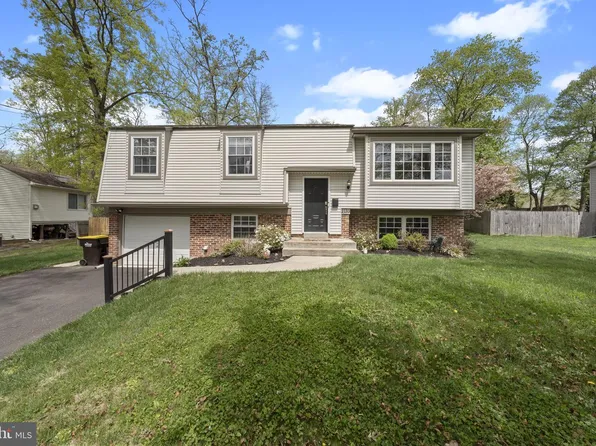 2133 Black Horse Dr, Warrington, PA 18976