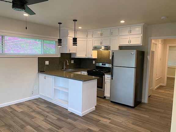 4th image of 11490 Iris Ave