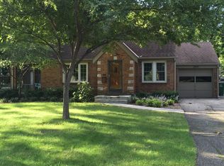 2809 W 49th St, Westwood, KS 66205