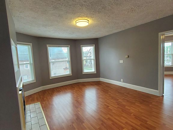3rd image of 732 South St Floor 2