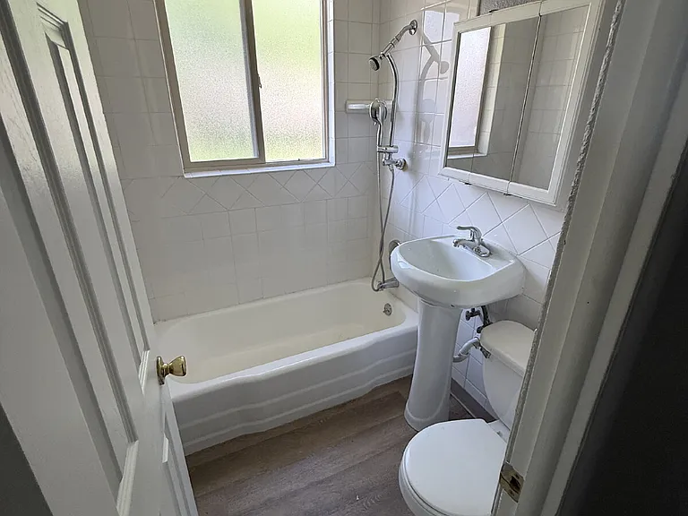 1 bed, 1.0 bath, 620 sqft, $1,350 — Photo 12