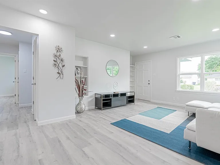 3607 Luca St — Photo 9