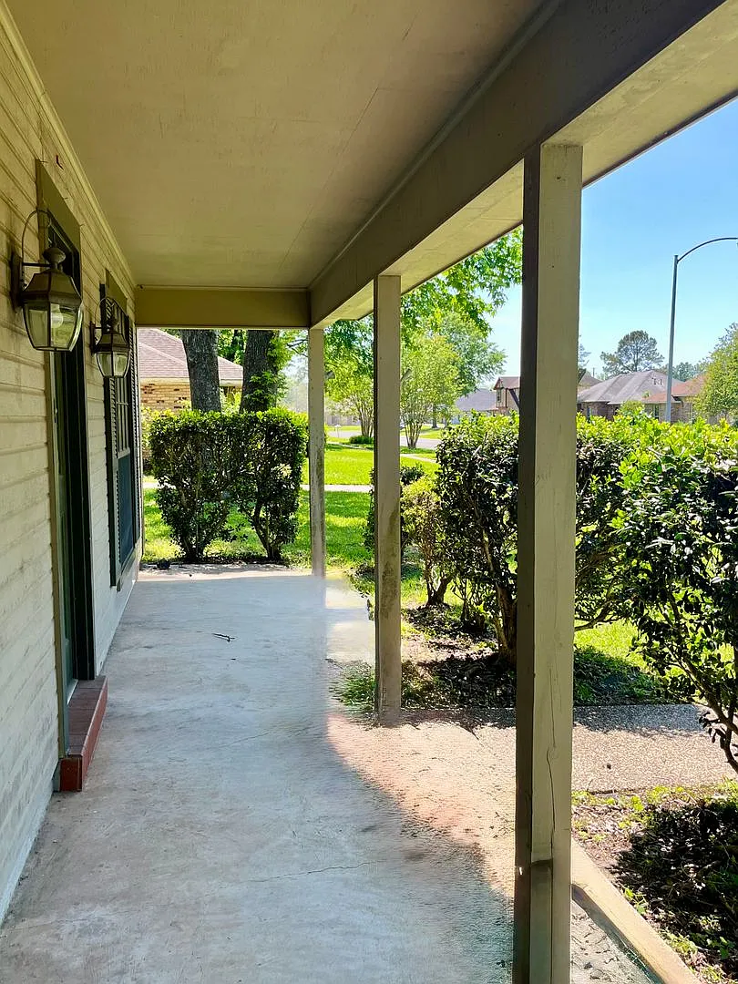 Building Photo - 5113 Sandy Ridge Dr
