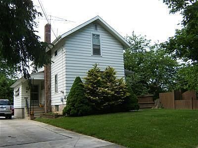 1st image of 118 4th St