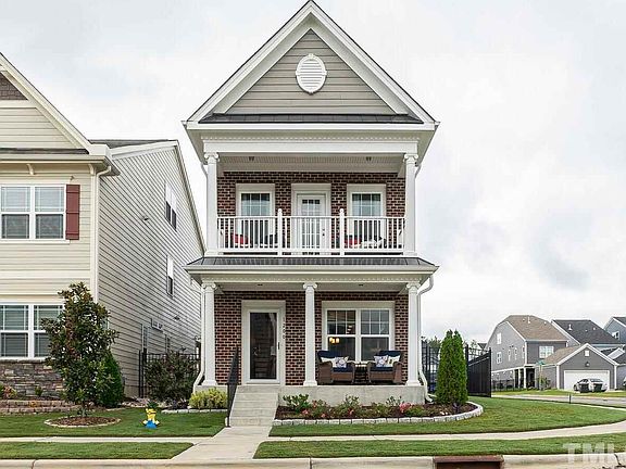 2nd image of 1200 Russet Ln