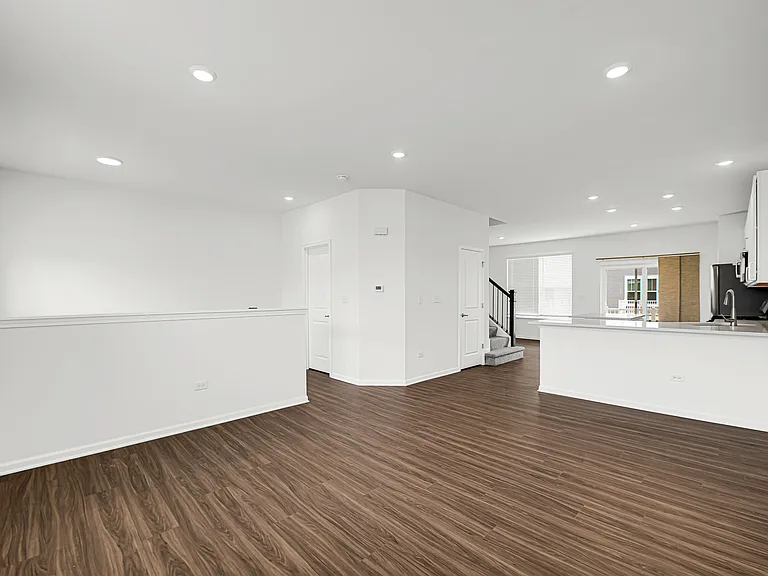 25720 W Yorkshire Dr — Photo 5