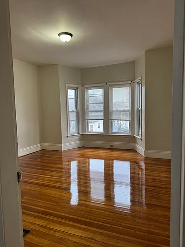 14 Holyoke St Photo 1