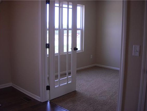 2nd image of 1540 SE Waddell Way