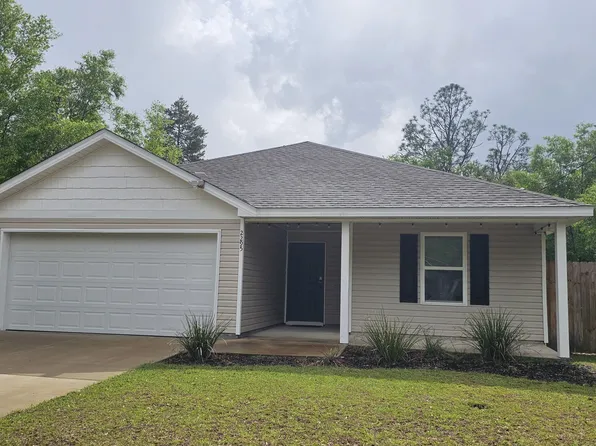 2295 Rockford Dr, Chipley, FL 32428