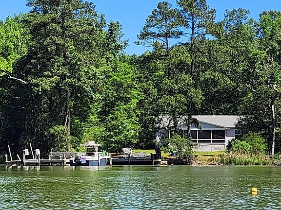 2nd image of 318 Wilton Woods Dr