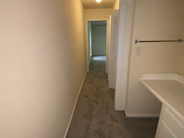 142 Viking Ct — Photo 9
