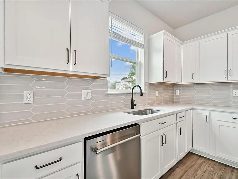 13144 Peachleaf Ave — Photo 10