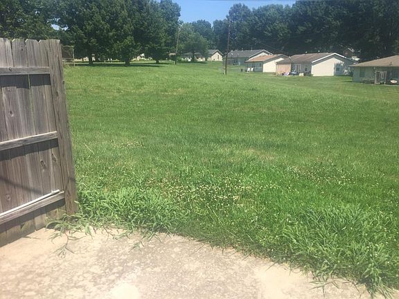 5th image of 605 NW Westvale Cir APT B