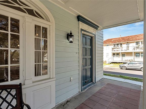 3rd image of 6216-18 Fontainebleau Dr
