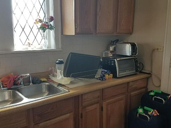 5th image of 11042 S Emerald Ave