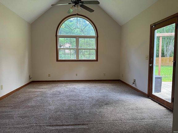 4th image of 898 W Shepherds Ln