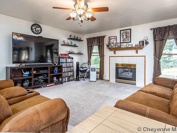 4th image of 2824 Foothills Rd