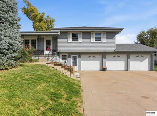 3817 N 93rd St, Omaha, NE 68134