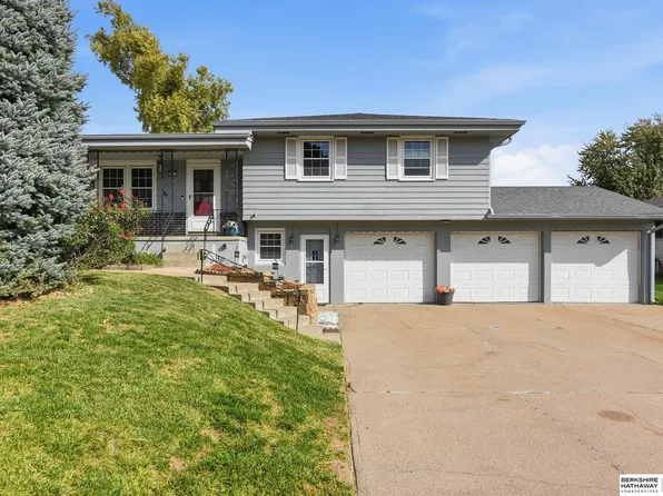 3817 N 93rd St, Omaha, NE 68134
