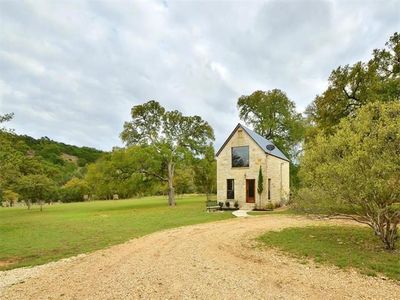401 Lost Valley Rd, Dripping Springs, TX, 78620