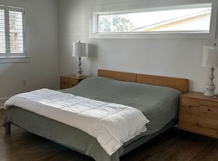 30 Vincent Dr, Mount Pleasant, SC 29464