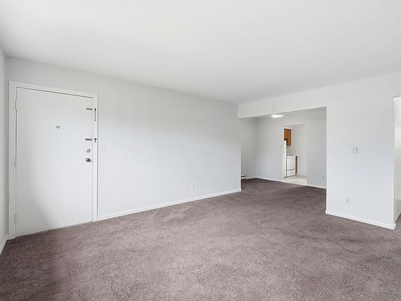 4th image of 2121 Engle Rd APT 2B