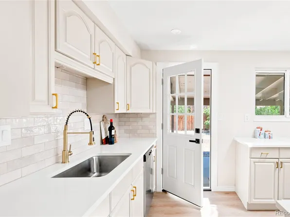 11831 W 70th Place, Arvada, CO 80004