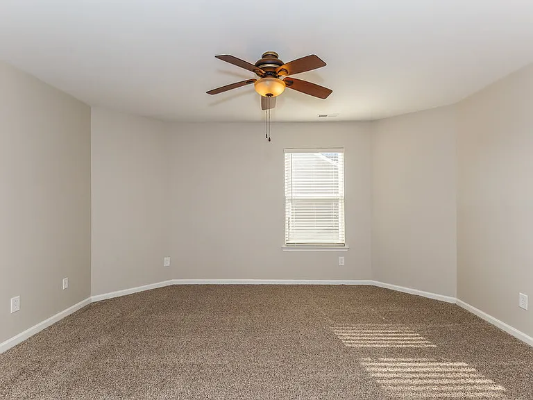5721 Verrazano Dr — Photo 13