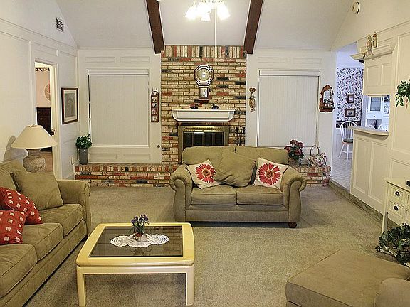 5th image of 2214 Lawrence Ln