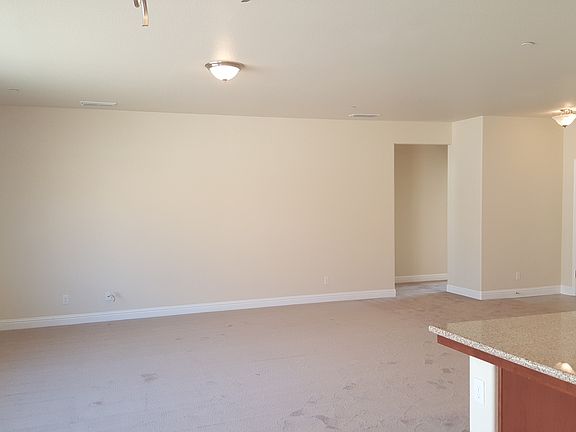 5th image of 2766 Spencer Ave