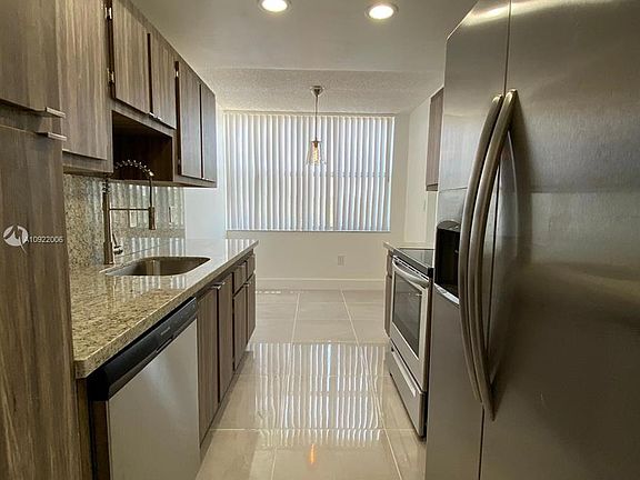 4th image of 1200 NE Miami Gardens Dr APT 420W