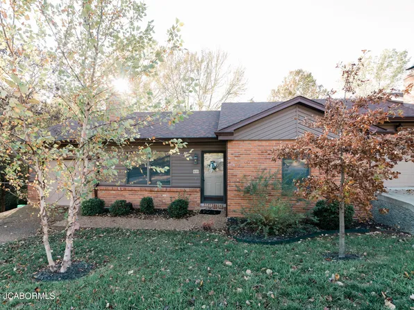 631 Oak Creek Ct, Jefferson City, MO 65101