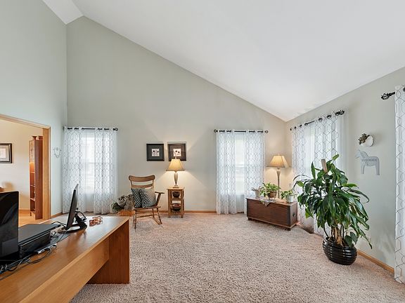 4th image of 713 Hastings Ct