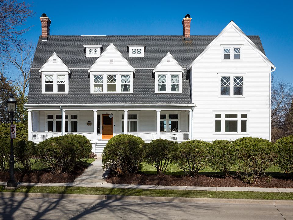 823 NORTH BROADWAY