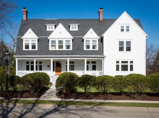 823 N Broadway St, De Pere, WI 54115