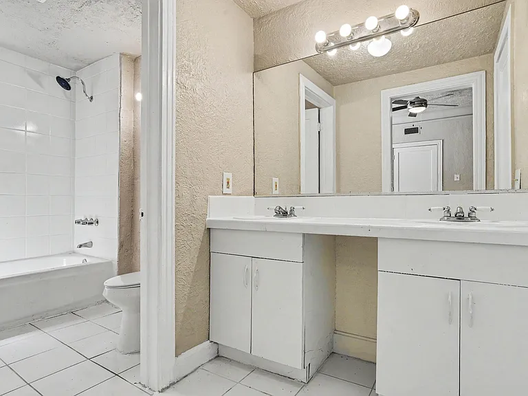 4515 Swiss Ave — Photo 10