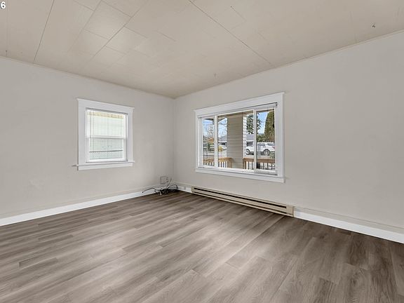 4th image of 647 SE Russell St