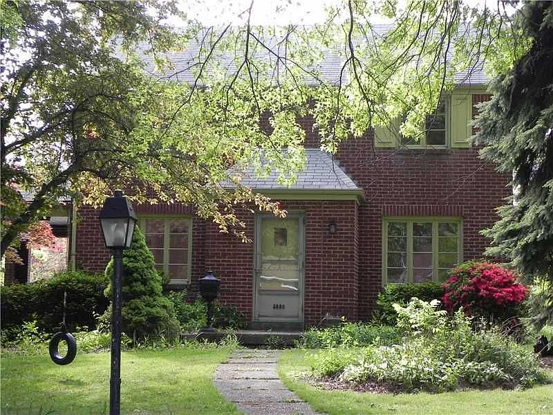 3880 Chester St photo 1