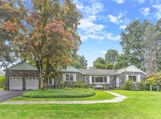3 Westerly Ln, Thornwood, NY 10594