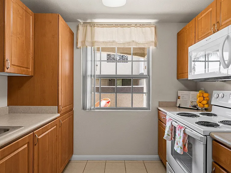 Barton Vineyard Apartments — Photo 26