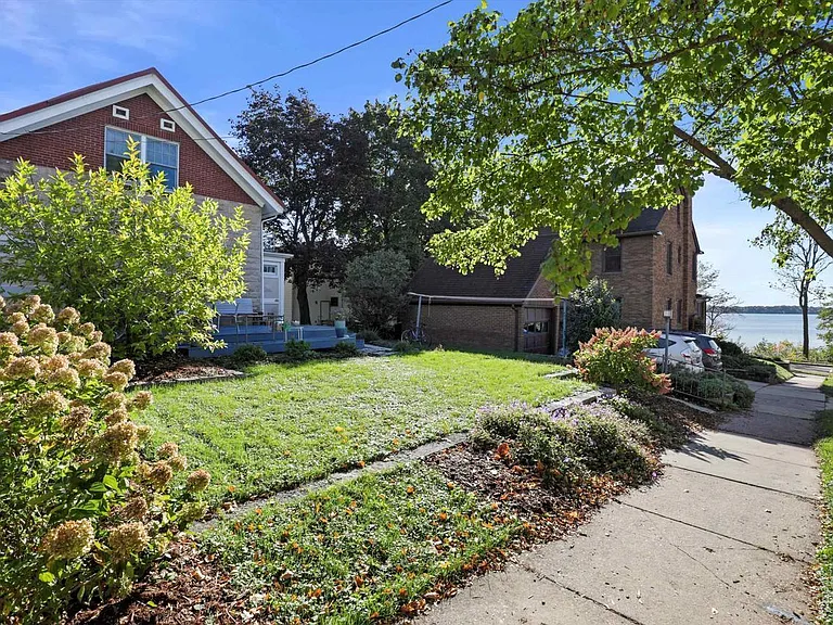 Side yard