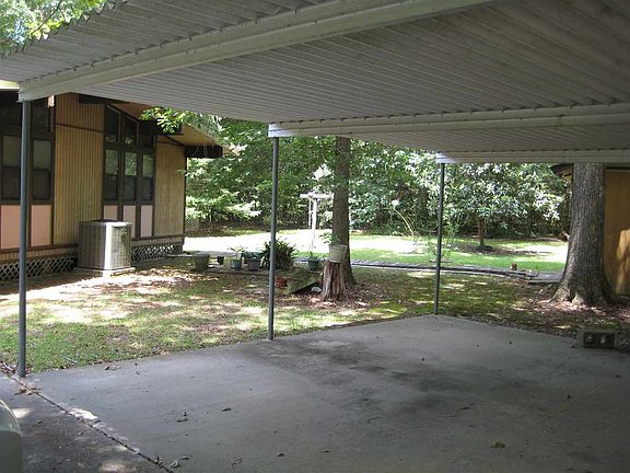 5th image of 980 Lakewood Dr