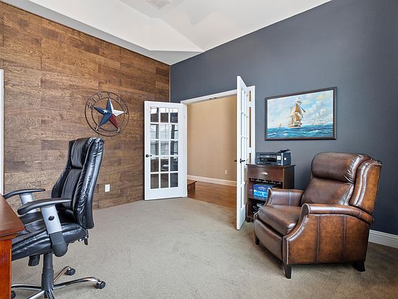 4th image of 809 Llano Falls Dr