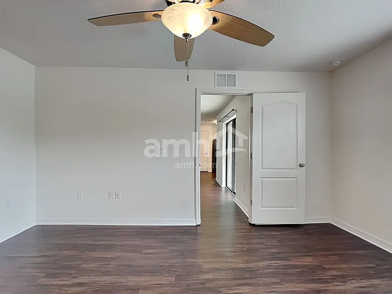 1741 Chatham Green Cir — Photo 11