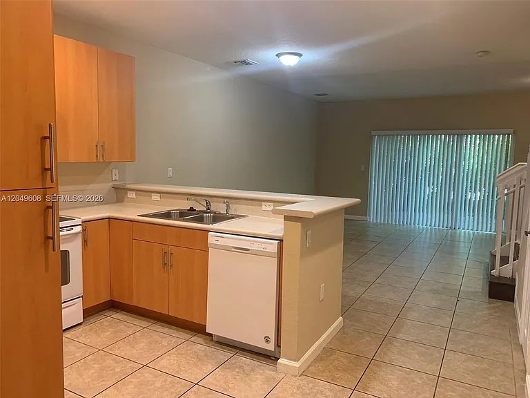 3102 NW 24th Way #18 — Photo 2