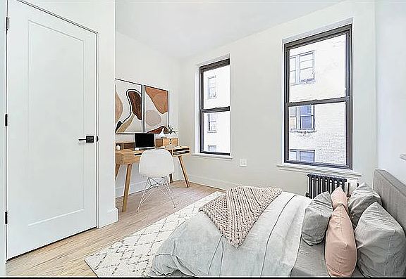 2nd image of 306 E 5th St APT 10