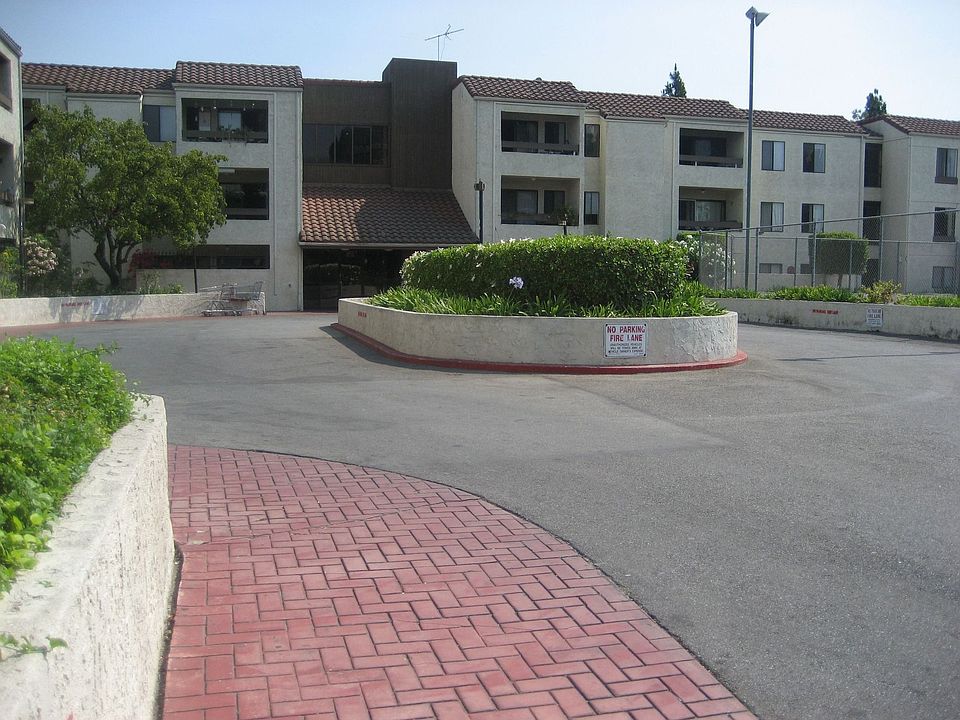 MAIN ENTRANCE 
