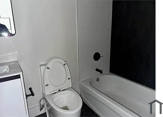 2427 Prospect Ave #1C — Photo 4