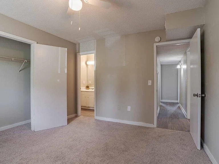 Gable Oaks Apartment Homes — Photo 10